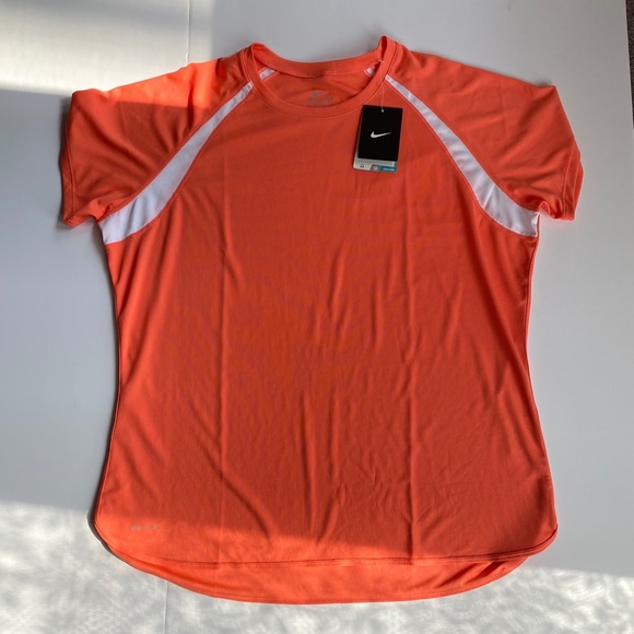 Nike Tops - Women’s Nike Dri Fit top